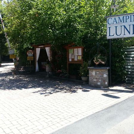 Camping Luni Marina di Massa Bagian luar foto