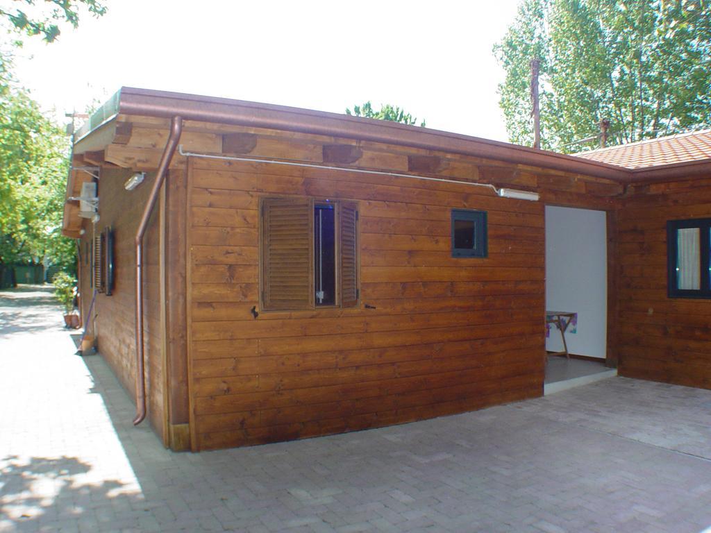 Camping Luni Marina di Massa Bagian luar foto