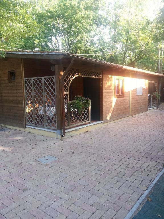 Camping Luni Marina di Massa Bagian luar foto